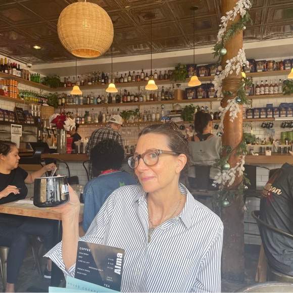 Meet your Posher, Alison - Picture 1 of 1